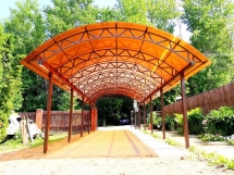 Навес для автомобиля металлический оранжевого цвета