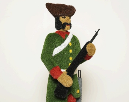 Топиари Гусар Ярополк, с ружьем - газон Eco, фото 3