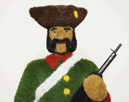 Топиари Гусар Ярополк, с ружьем - газон Eco, фото 2