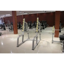E-1050В Стойка для приседаний с ограничителями (Squat Rack) E-1050В Стойка для приседаний с ограничителями (Squat Rack)