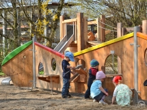 Модульная игровая стена "Гусеница" Модульная игровая стена "Гусеница"