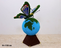 Топиари композиция бабочка Лайза на земном шаре, H=150 см - газон Eco Топиари композиция бабочка Лайза на земном шаре, H=150 см - газон Eco