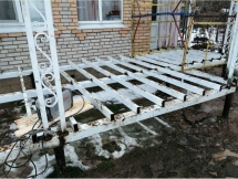 Навес веранда на сваях