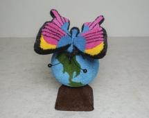 Топиари композиция бабочка Луиза на земном шаре - газон Eco Топиари композиция бабочка Луиза на земном шаре - газон Eco