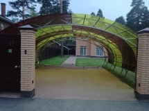 Навес из нержавеющей стали и монолитного поликарбоната