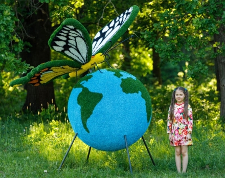 Топиари композиция бабочка Махаон на земном шаре - газон Eco, фото 3