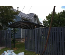 Арочный балочный навес во дворе