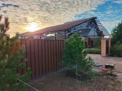 Двускатный навес для авто с металлочерепицей, фото 2