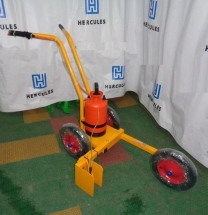 Машинка для разметки поля с ручной помпой