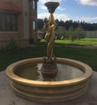 Фонтан Королевский и русалки в золоте Фонтан Королевский и русалки в золоте