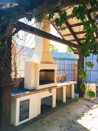 Печь № 22 — Печь барбекю с печью под казан, мойкой и рабочим столом, фото 2