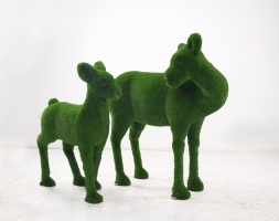 Топиари композиция олени, Мама с малышом Севой - газон Deluxe Green, фото 1