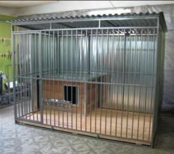 Крытый вольер для собак со стальным заполнением Крытый вольер для собак со стальным заполнением