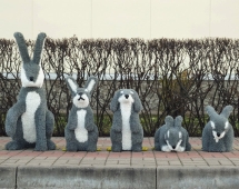 Топиари композиция Зайцы, серые - газон Eco Топиари композиция Зайцы, серые - газон Eco