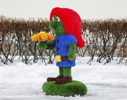 Топиари Гном цветочник Горш на островке - газон Eco, фото 2